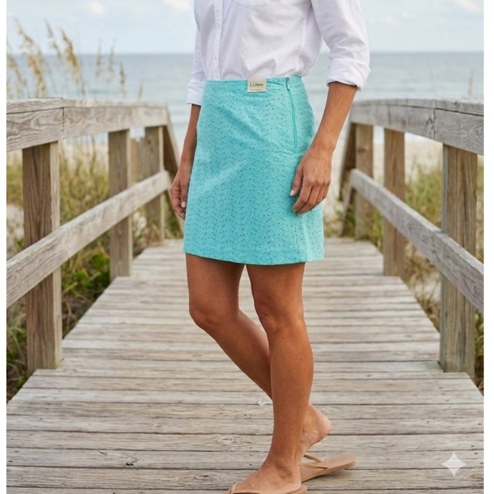 L.L. Bean Favorite Fit Turquoise Blue Eyelet Mini Skirt Size 8 Petite Cotton